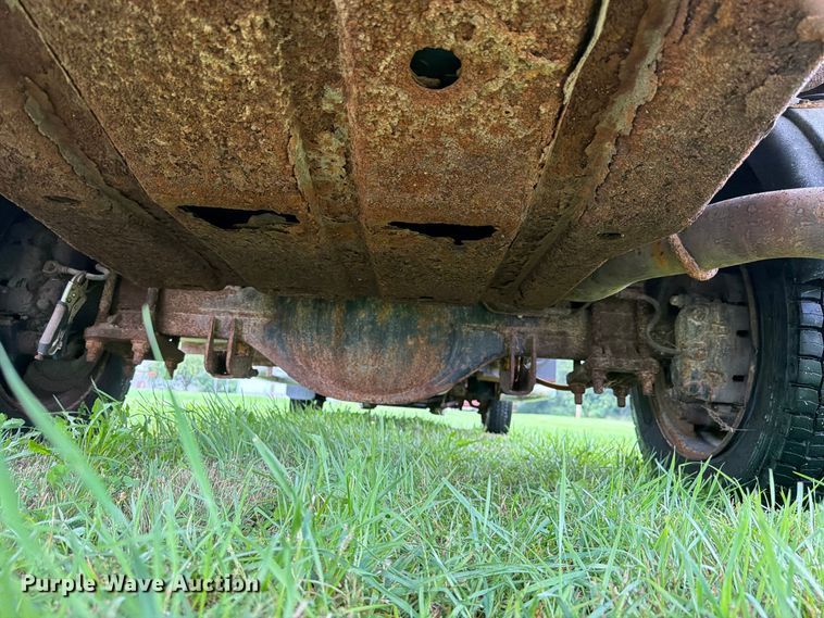 image for item EX4613 2004 Ford F550 dump truck