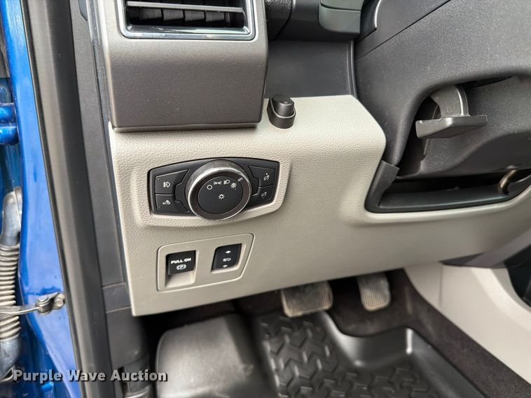 image for item EX4614 2018 Ford F-150 Crew Cab pickup truck