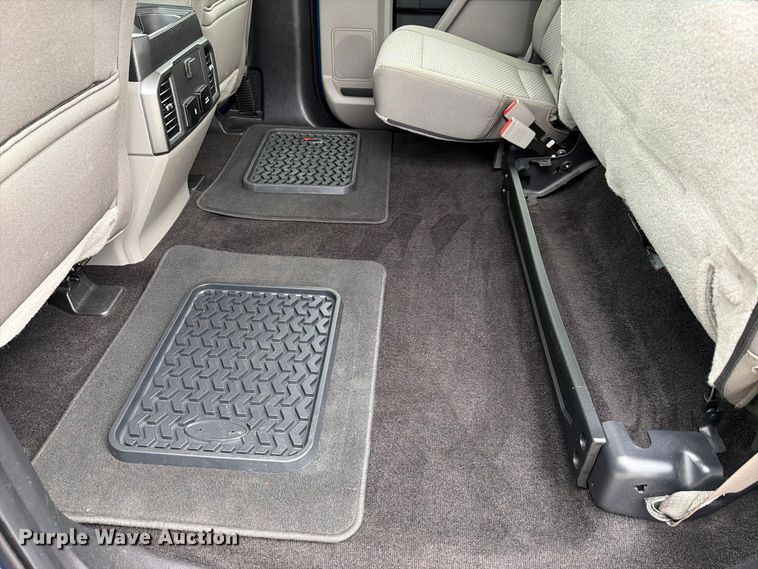 image for item EX4614 2018 Ford F-150 Crew Cab pickup truck