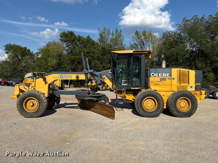 image for item FC4071 2009 John Deere 670G motor grader