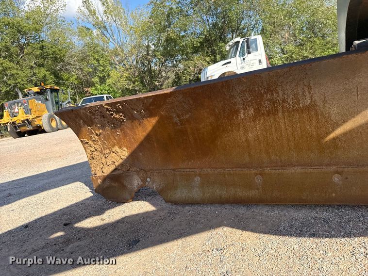 image for item FC4071 2009 John Deere 670G motor grader