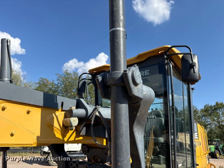 image for item FC4071 2009 John Deere 670G motor grader
