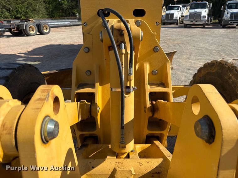 image for item FC4071 2009 John Deere 670G motor grader