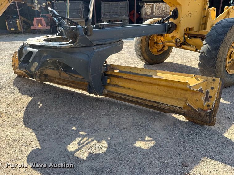 image for item FC4071 2009 John Deere 670G motor grader