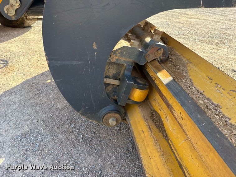 image for item FC4071 2009 John Deere 670G motor grader