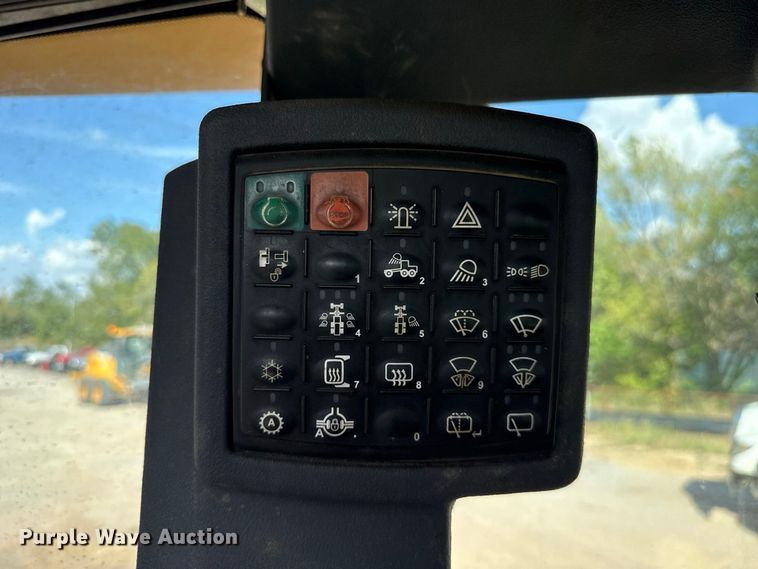 image for item FC4071 2009 John Deere 670G motor grader
