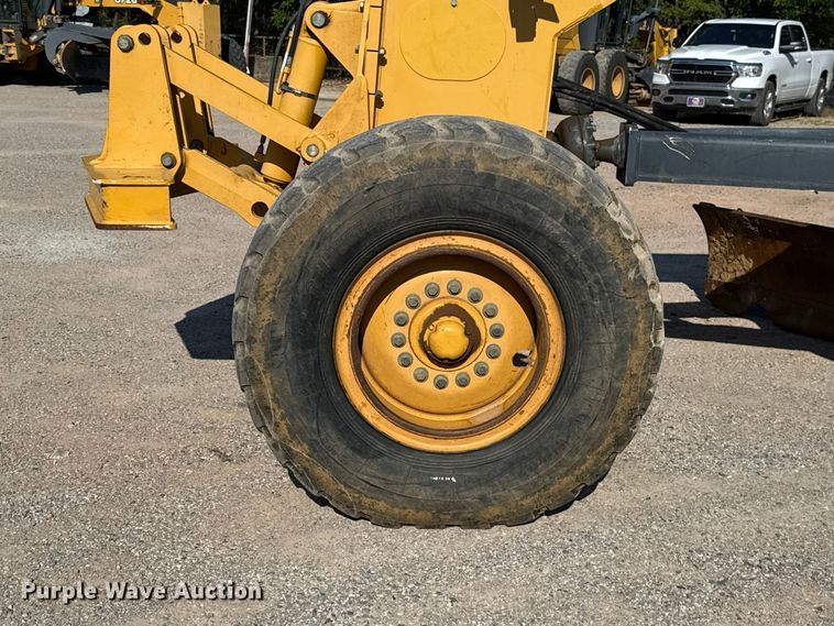 image for item FC4071 2009 John Deere 670G motor grader