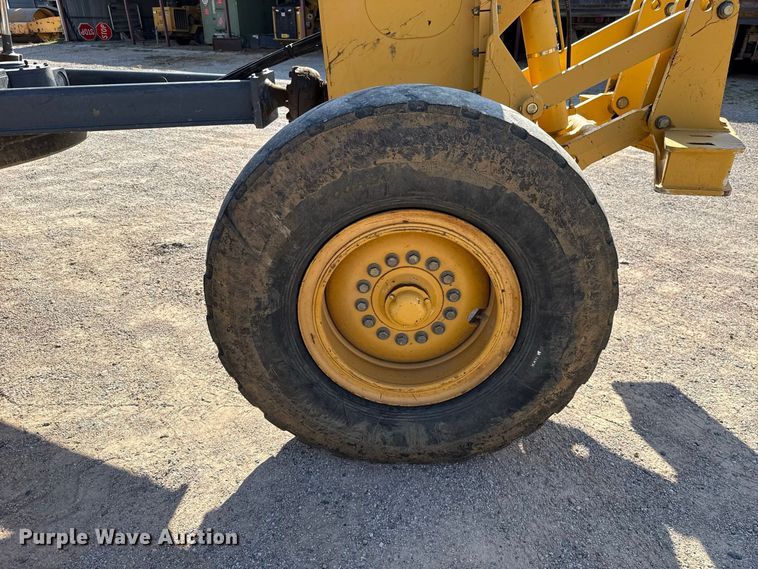 image for item FC4071 2009 John Deere 670G motor grader