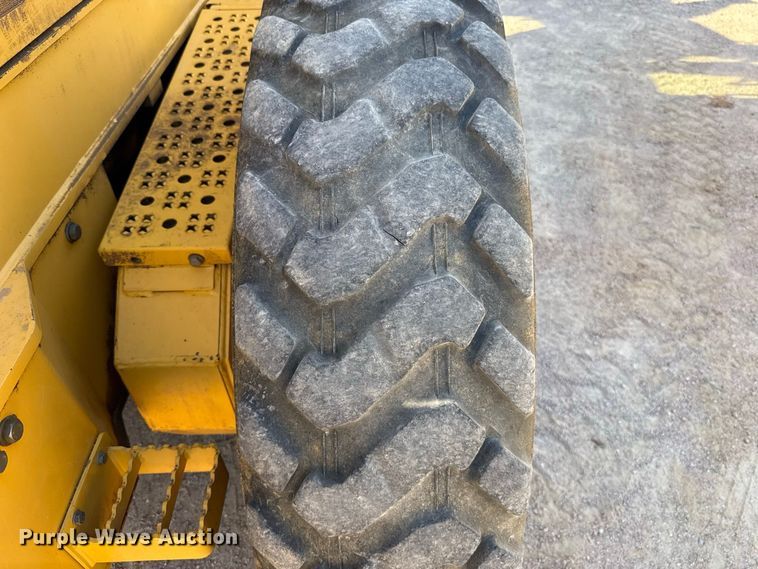 image for item FC4071 2009 John Deere 670G motor grader