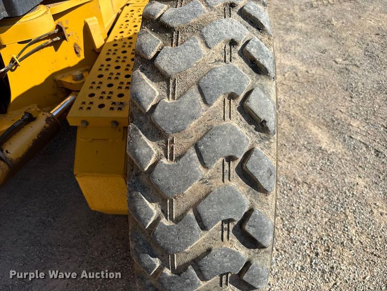 image for item FC4071 2009 John Deere 670G motor grader