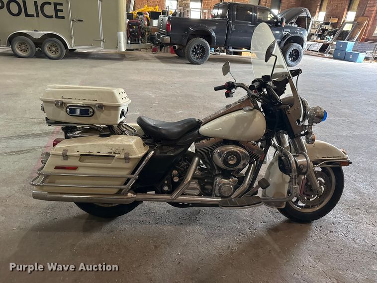 image for item FC4379 2002 Harley-Davidson Police Road King motorcycle