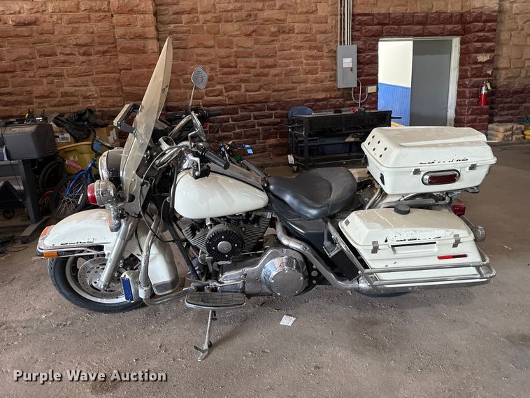 image for item FC4379 2002 Harley-Davidson Police Road King motorcycle