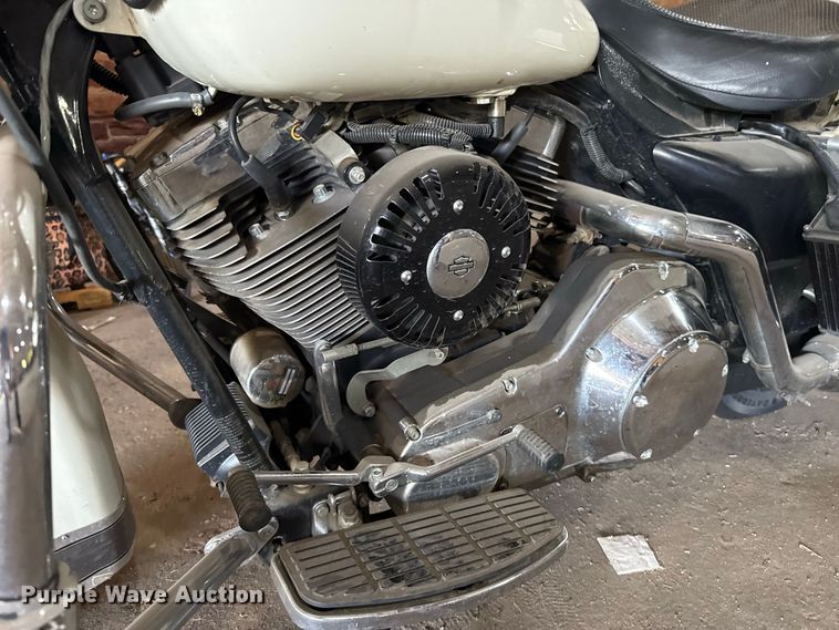 image for item FC4379 2002 Harley-Davidson Police Road King motorcycle