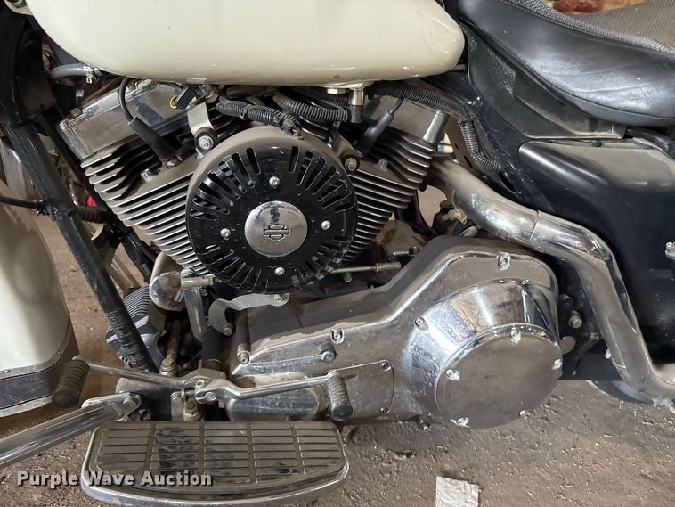 image for item FC4379 2002 Harley-Davidson Police Road King motorcycle