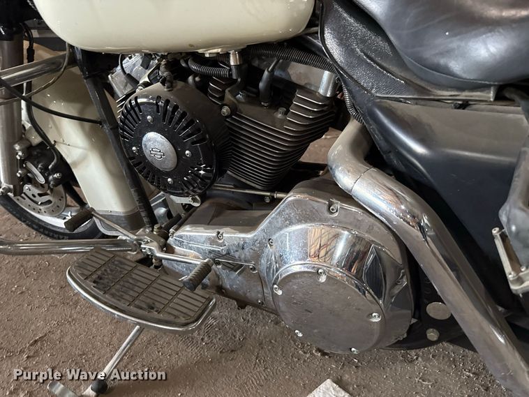 image for item FC4379 2002 Harley-Davidson Police Road King motorcycle