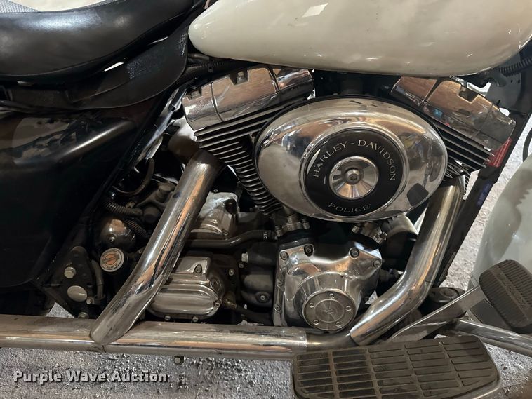 image for item FC4379 2002 Harley-Davidson Police Road King motorcycle