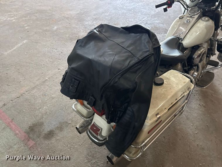 image for item FC4379 2002 Harley-Davidson Police Road King motorcycle