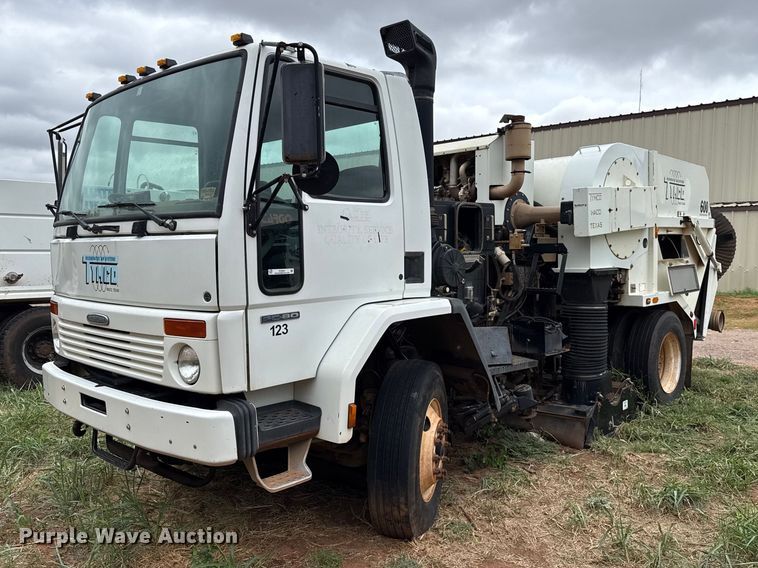 image for item FC4381 2007 Freightliner FC-80 street sweeper truck