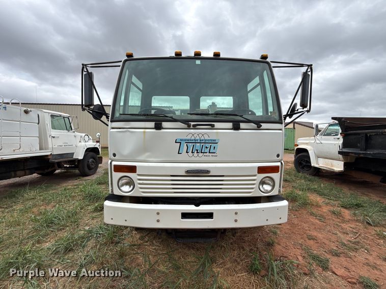 image for item FC4381 2007 Freightliner FC-80 street sweeper truck