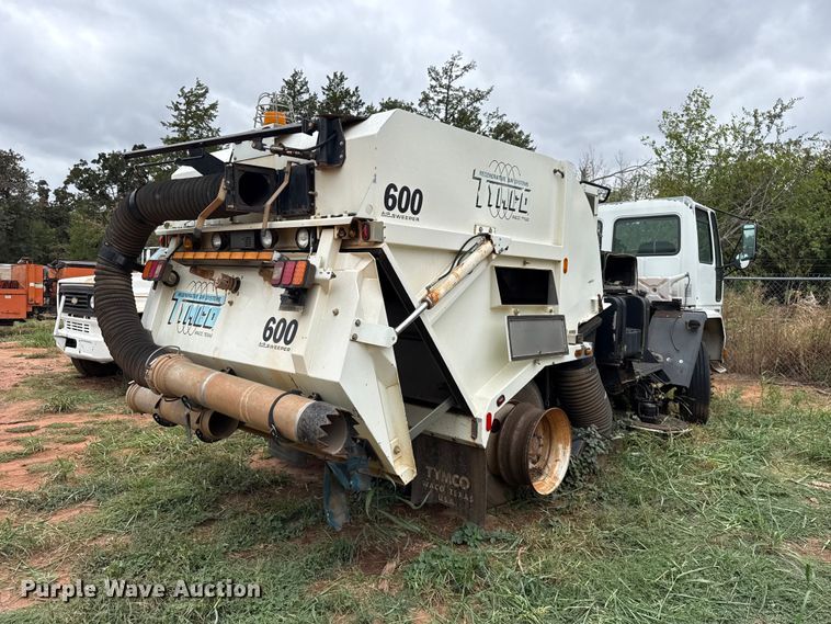 image for item FC4381 2007 Freightliner FC-80 street sweeper truck