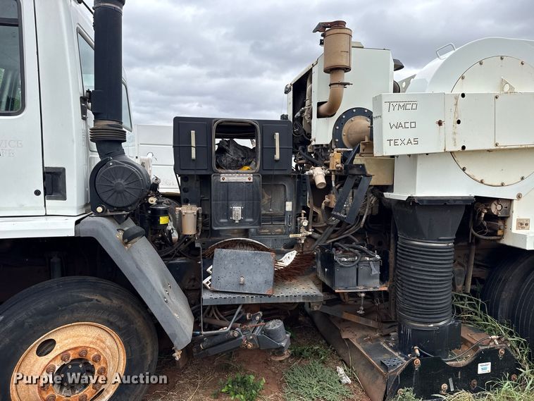 image for item FC4381 2007 Freightliner FC-80 street sweeper truck