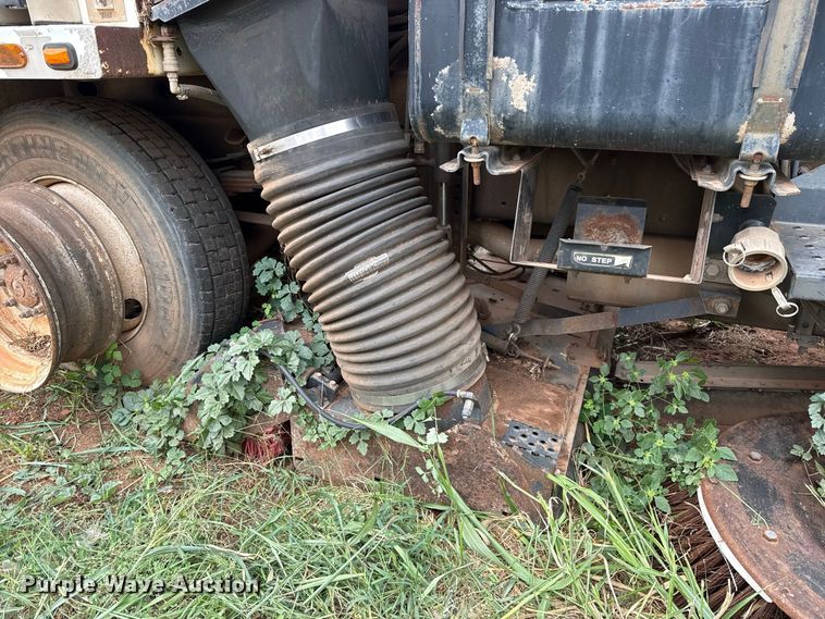 image for item FC4381 2007 Freightliner FC-80 street sweeper truck