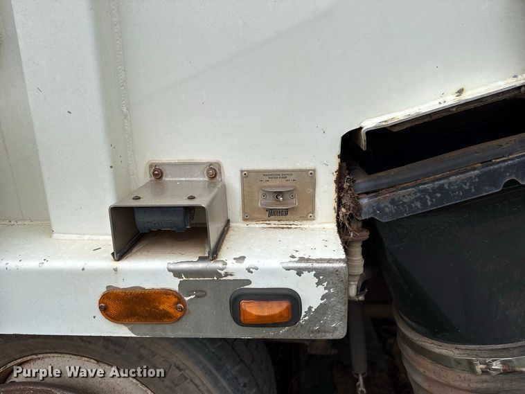 image for item FC4381 2007 Freightliner FC-80 street sweeper truck
