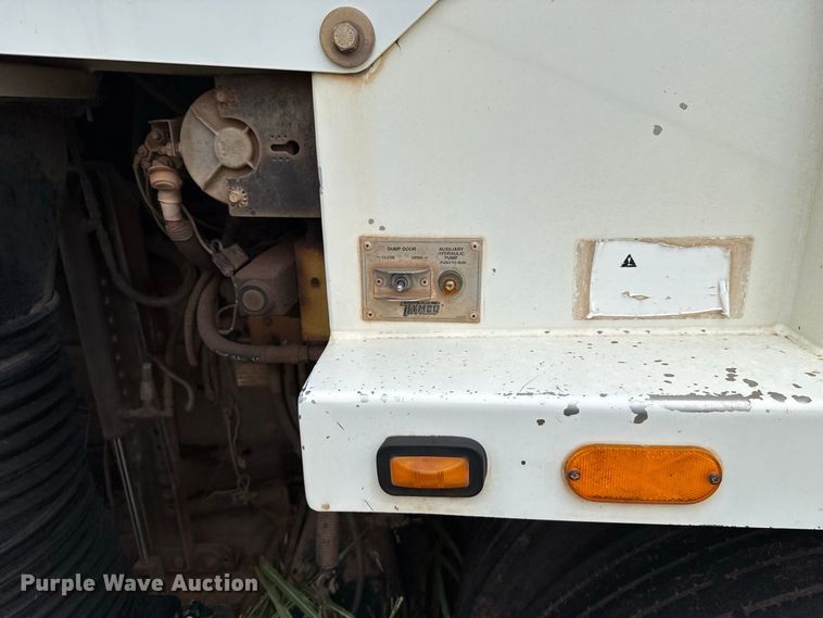 image for item FC4381 2007 Freightliner FC-80 street sweeper truck