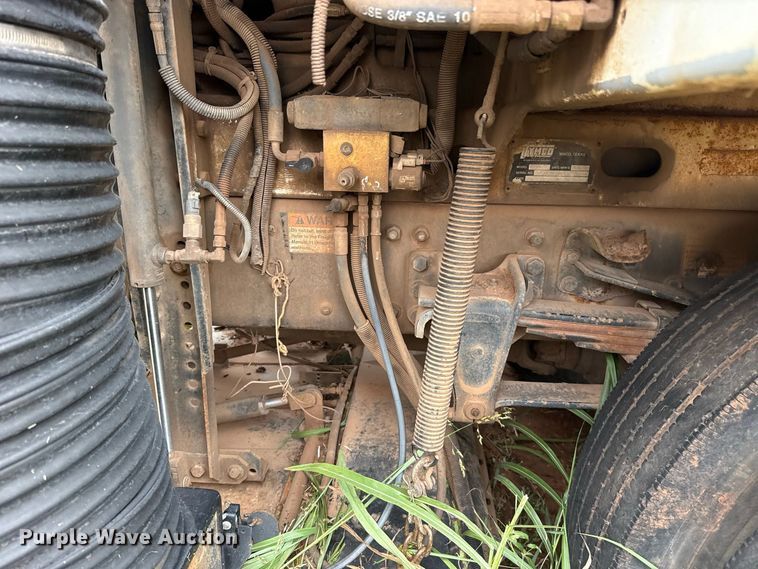 image for item FC4381 2007 Freightliner FC-80 street sweeper truck