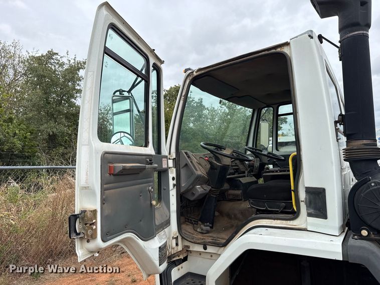 image for item FC4381 2007 Freightliner FC-80 street sweeper truck