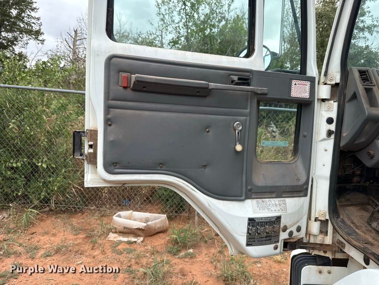 image for item FC4381 2007 Freightliner FC-80 street sweeper truck