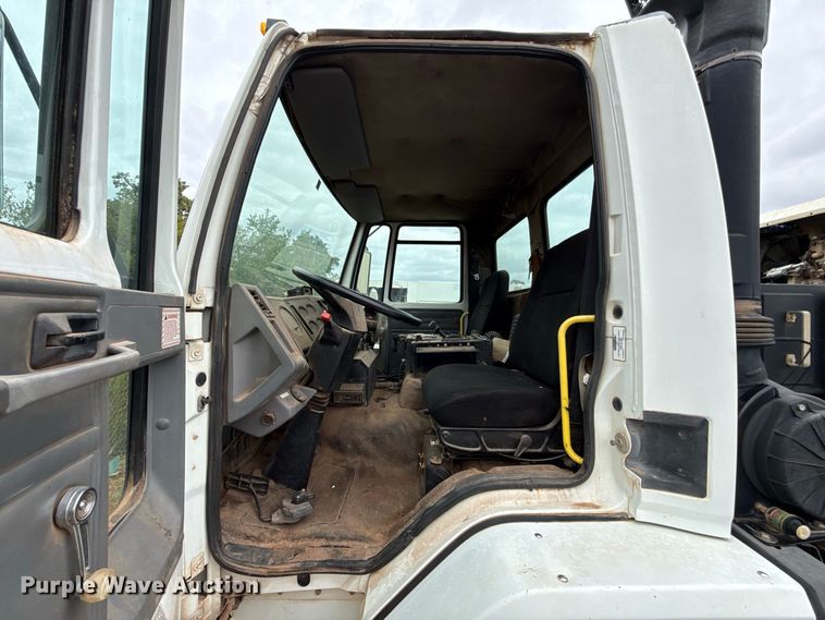 image for item FC4381 2007 Freightliner FC-80 street sweeper truck