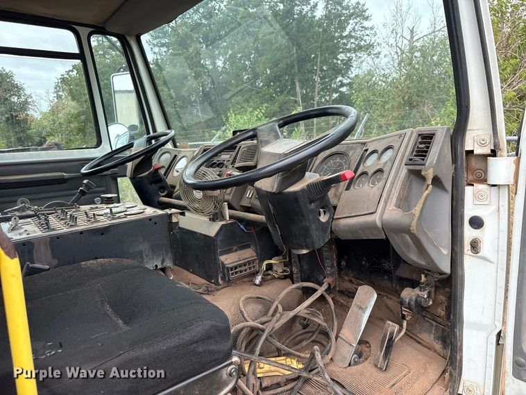 image for item FC4381 2007 Freightliner FC-80 street sweeper truck