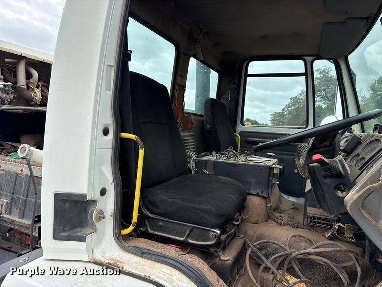 image for item FC4381 2007 Freightliner FC-80 street sweeper truck