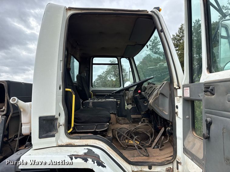 image for item FC4381 2007 Freightliner FC-80 street sweeper truck