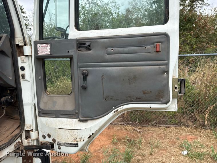 image for item FC4381 2007 Freightliner FC-80 street sweeper truck