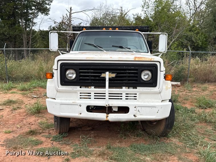 image for item FC4382 1989 Chevrolet C7 dump truck