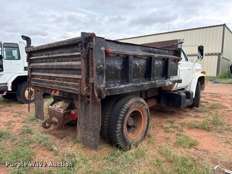 image for item FC4382 1989 Chevrolet C7 dump truck