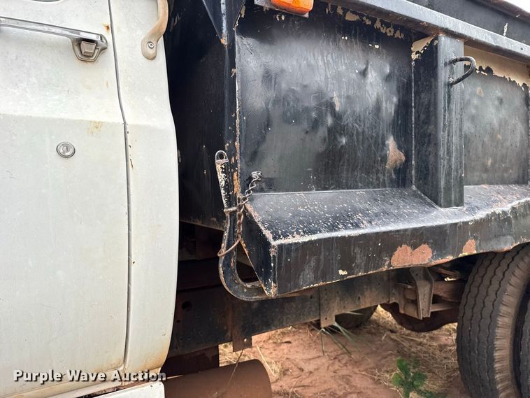 image for item FC4382 1989 Chevrolet C7 dump truck