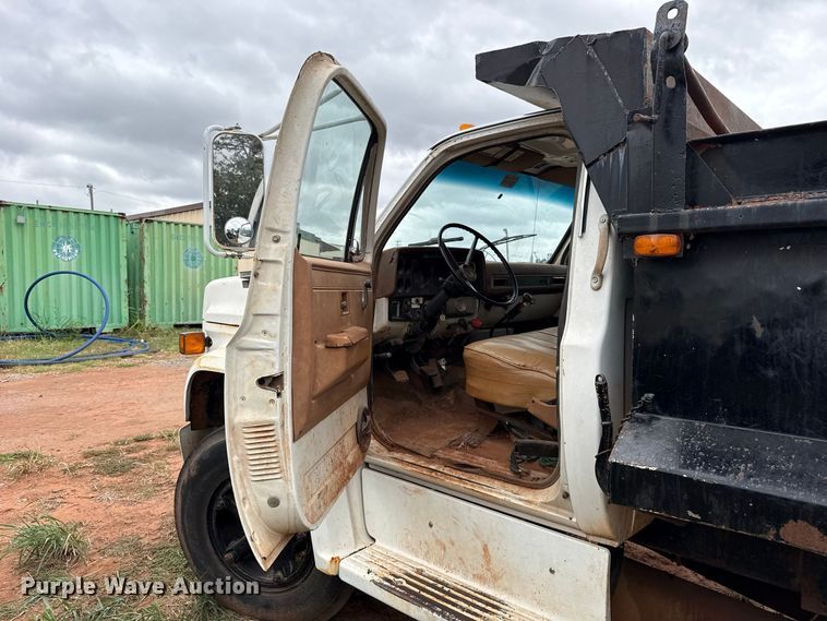 image for item FC4382 1989 Chevrolet C7 dump truck
