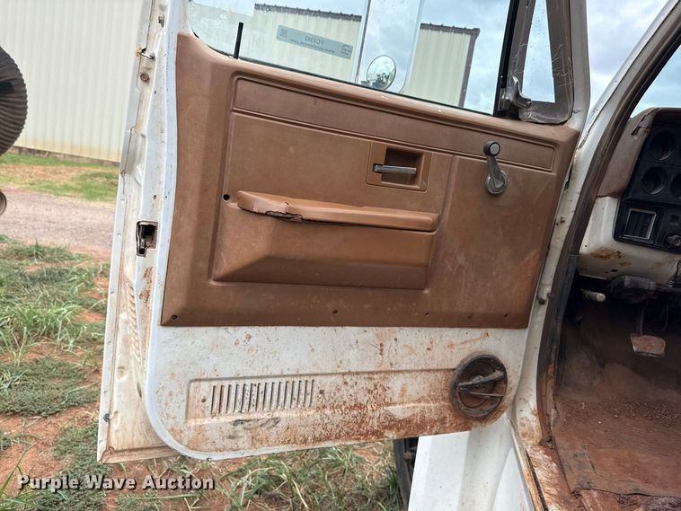 image for item FC4382 1989 Chevrolet C7 dump truck