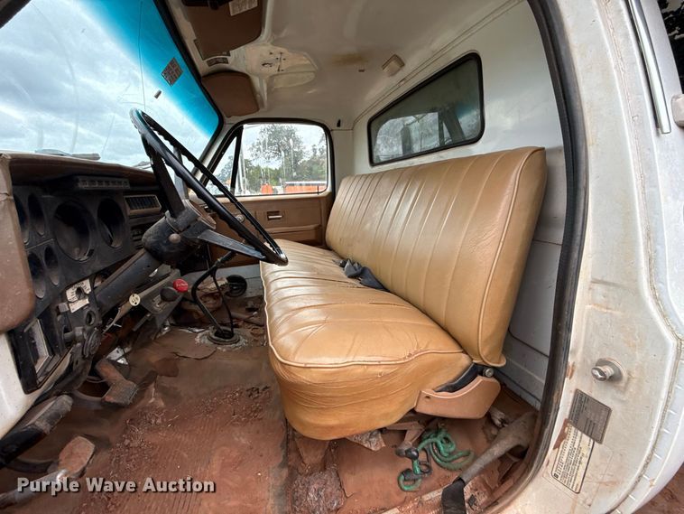 image for item FC4382 1989 Chevrolet C7 dump truck
