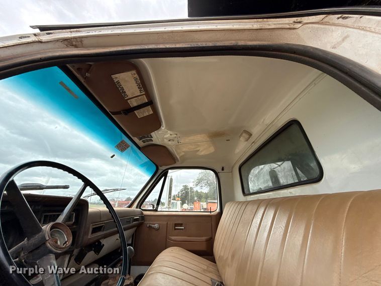 image for item FC4382 1989 Chevrolet C7 dump truck