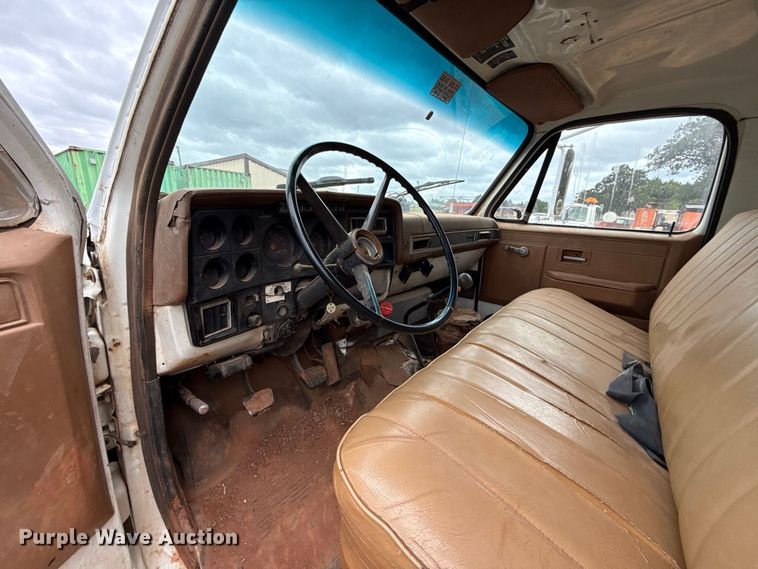 image for item FC4382 1989 Chevrolet C7 dump truck