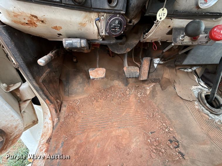 image for item FC4382 1989 Chevrolet C7 dump truck