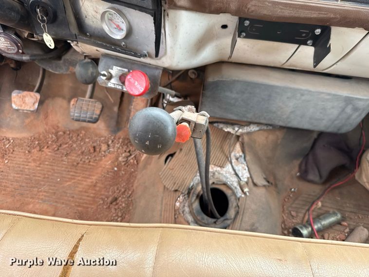 image for item FC4382 1989 Chevrolet C7 dump truck