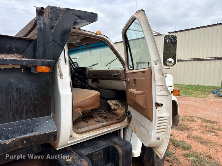 image for item FC4382 1989 Chevrolet C7 dump truck