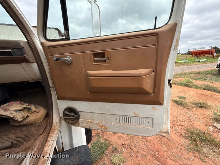 image for item FC4382 1989 Chevrolet C7 dump truck