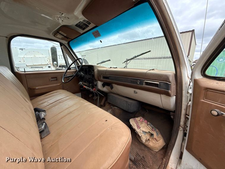 image for item FC4382 1989 Chevrolet C7 dump truck