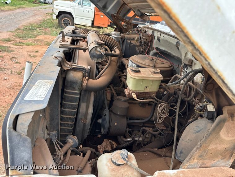 image for item FC4382 1989 Chevrolet C7 dump truck